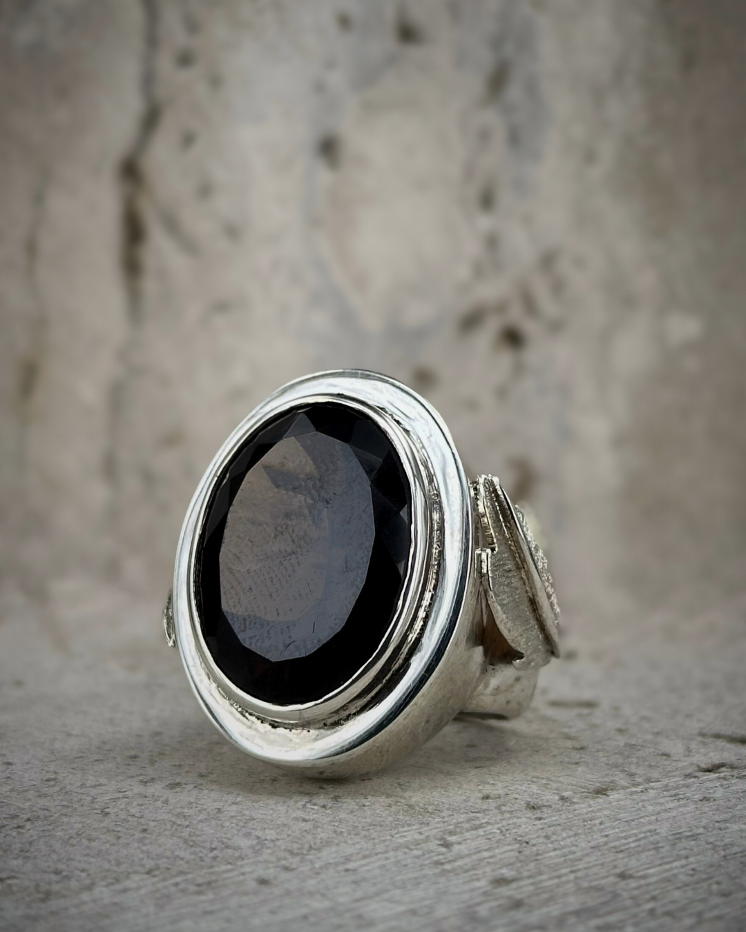 Anillo Negro